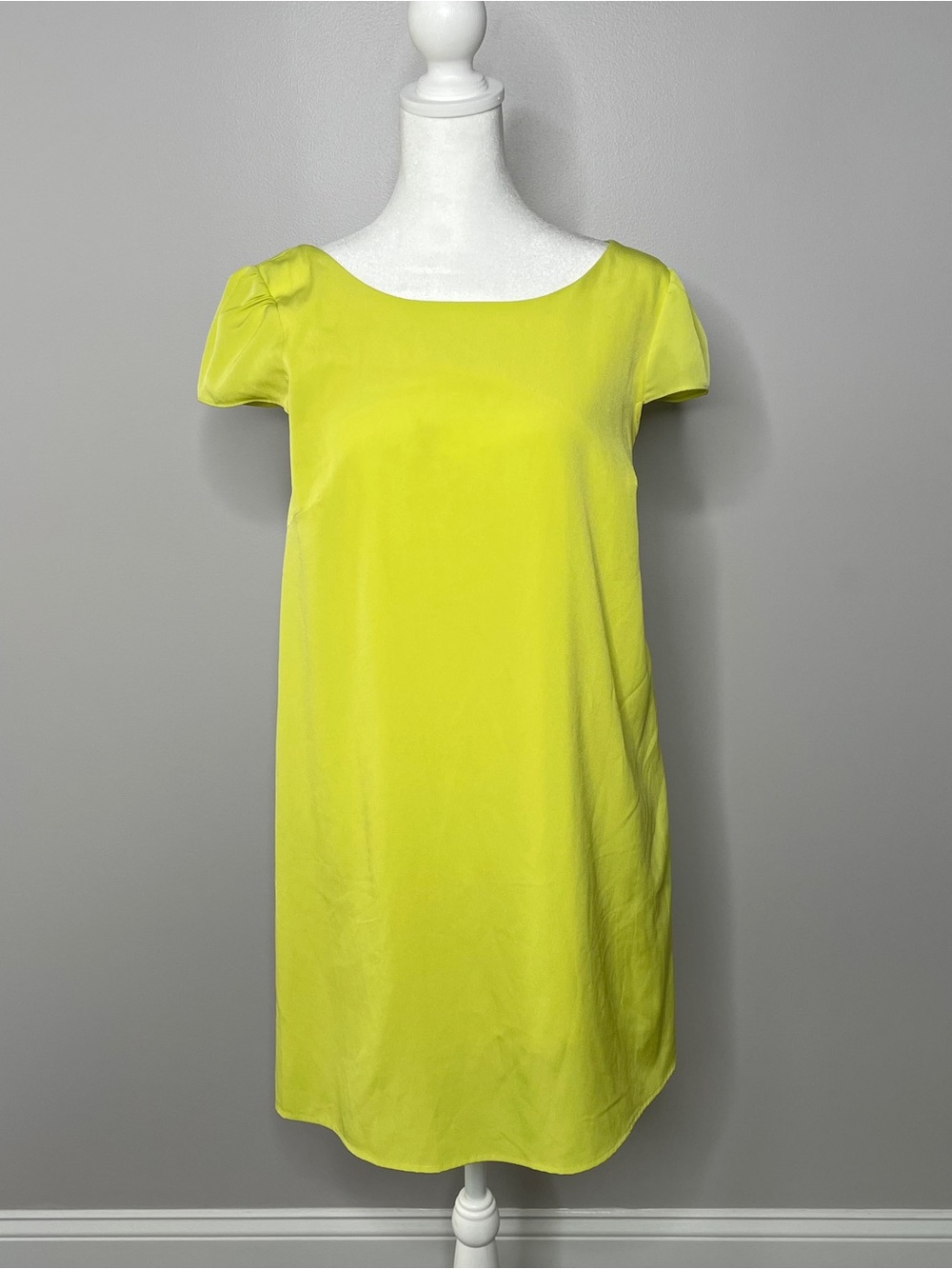 Honey Punch Chartreuse Yellow Cocktail Shift Dress Medium